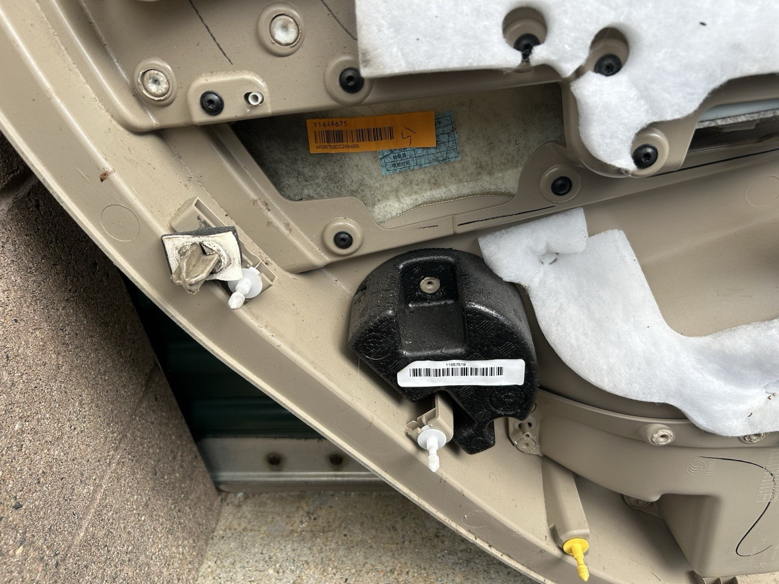 2014-2020 Jeep Grand Cherokee Limited Rear Right Door Panel OEM