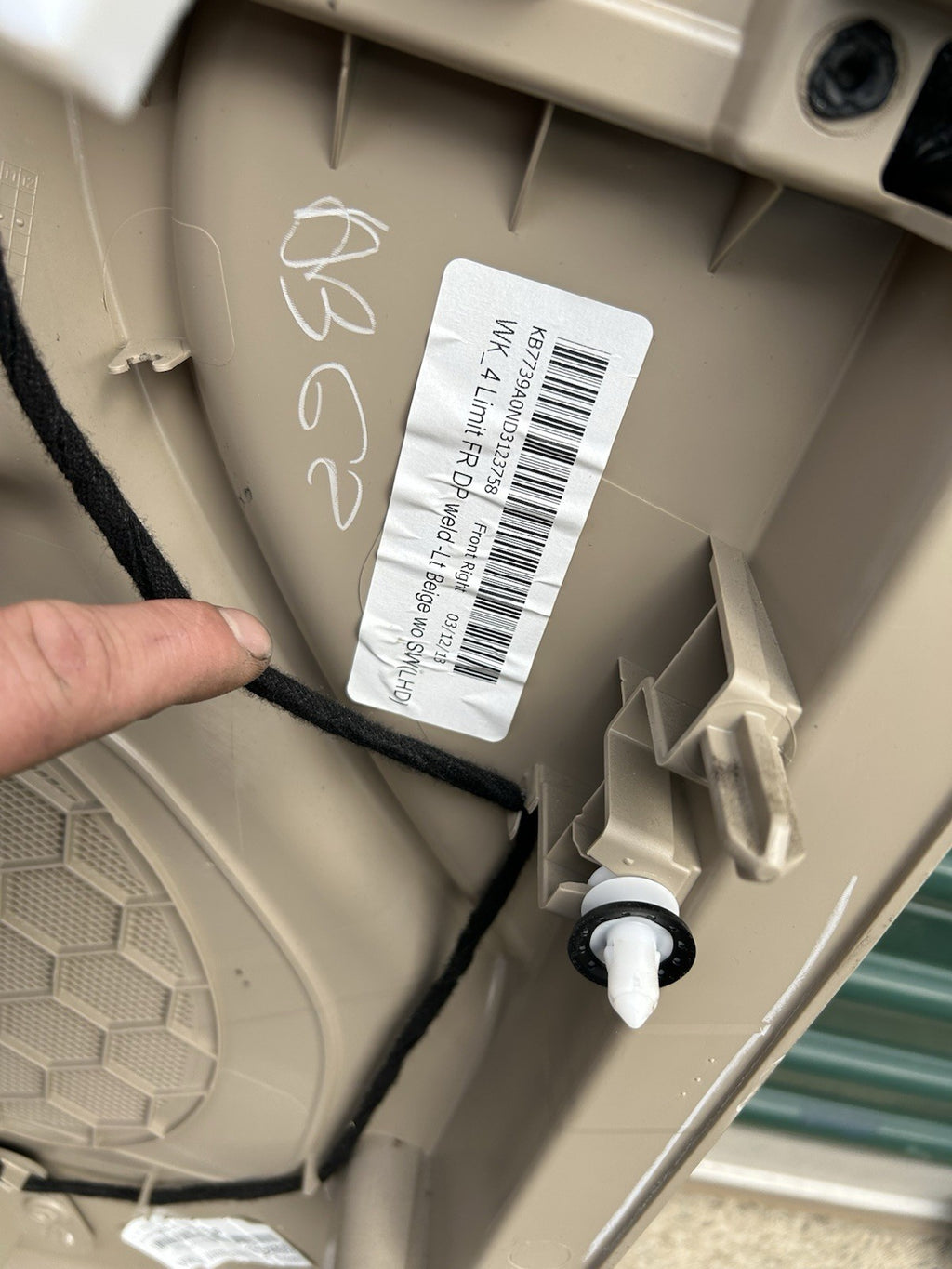 2015 JEEP GRAND CHEROKEE LIMITED FRONT RIGHT DOOR TRIM PANEL #007889