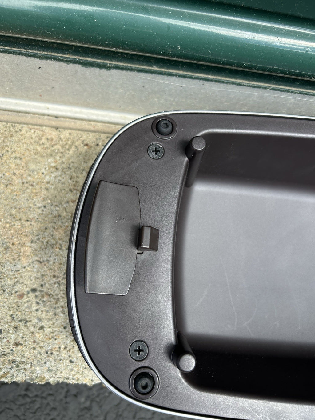 2011 Hyundai Tucson OEM CENTER CONSOLE ARMREST COVER LID BROWN