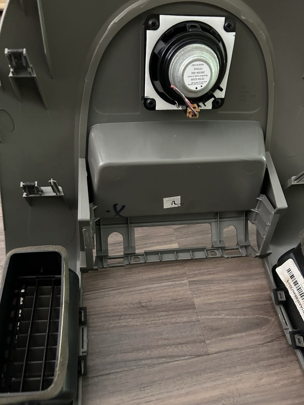 04-07 Nissan Titan Armada Center Dash Radio AC Climate Surround Bezel Trim Taupe