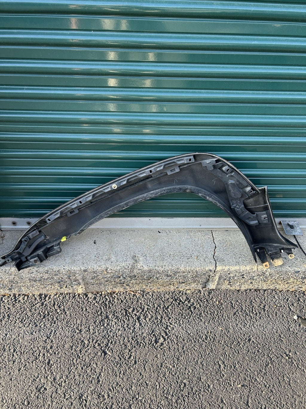 03-09 LEXUS GX470 FRONT RIGHT  FENDER FLARE TRIM MOLDING COVER BLACK 202