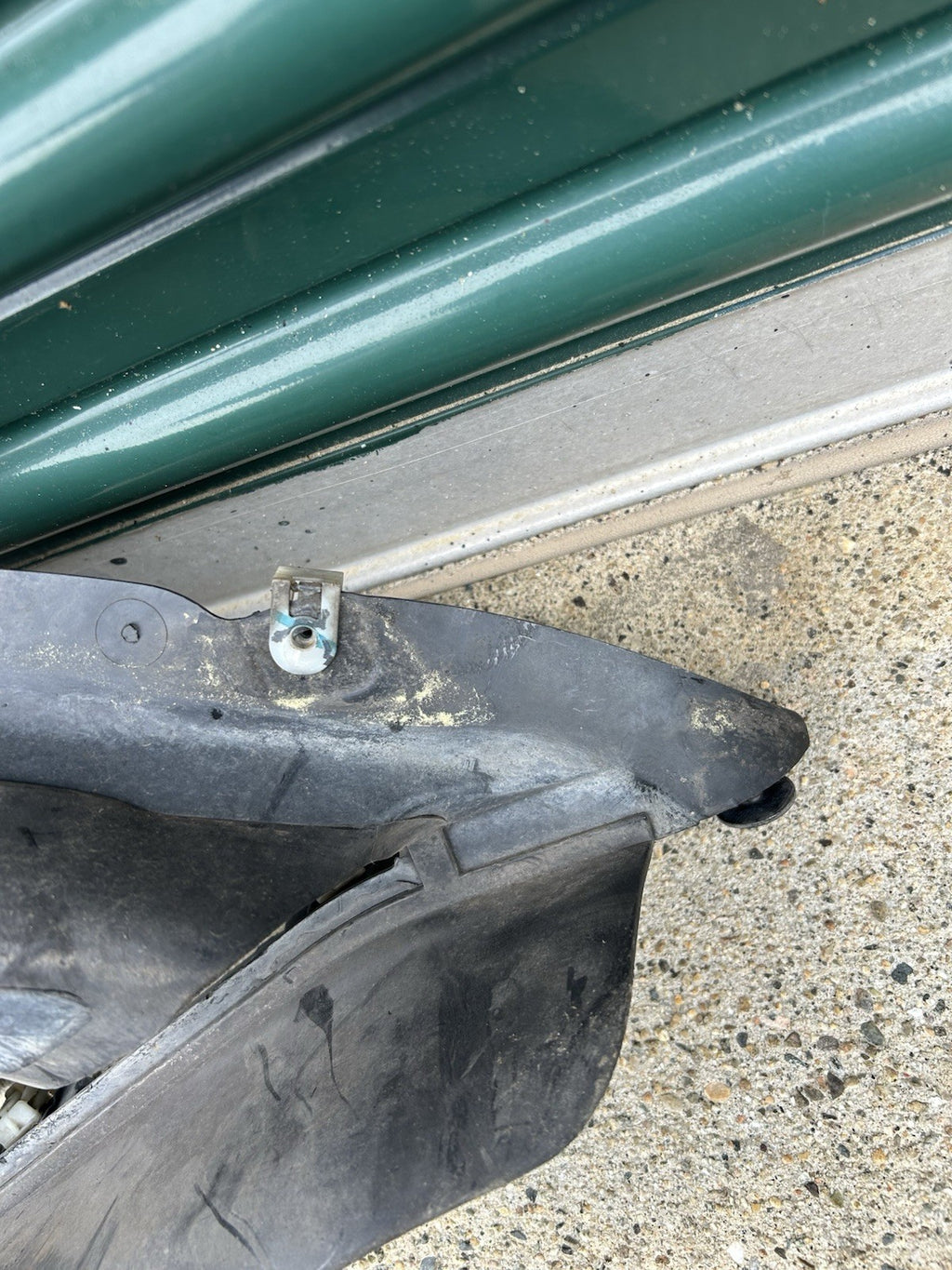 FRONT LEFT DRIVER FENDER LINER SPLASH SHIELD 7304045 BMW F15 X5 (2014-2018) OEM