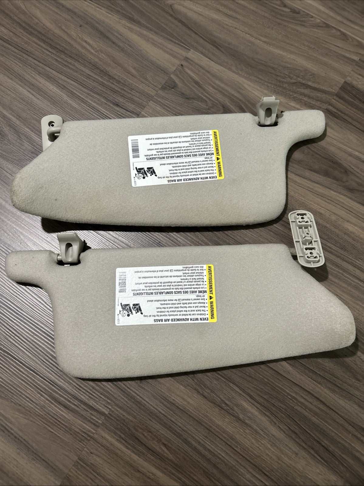 04-11 COLORADO CANYON GREY INTERIOR LEFT/RIGHT SUN VISOR SET SUN VISORS OEM