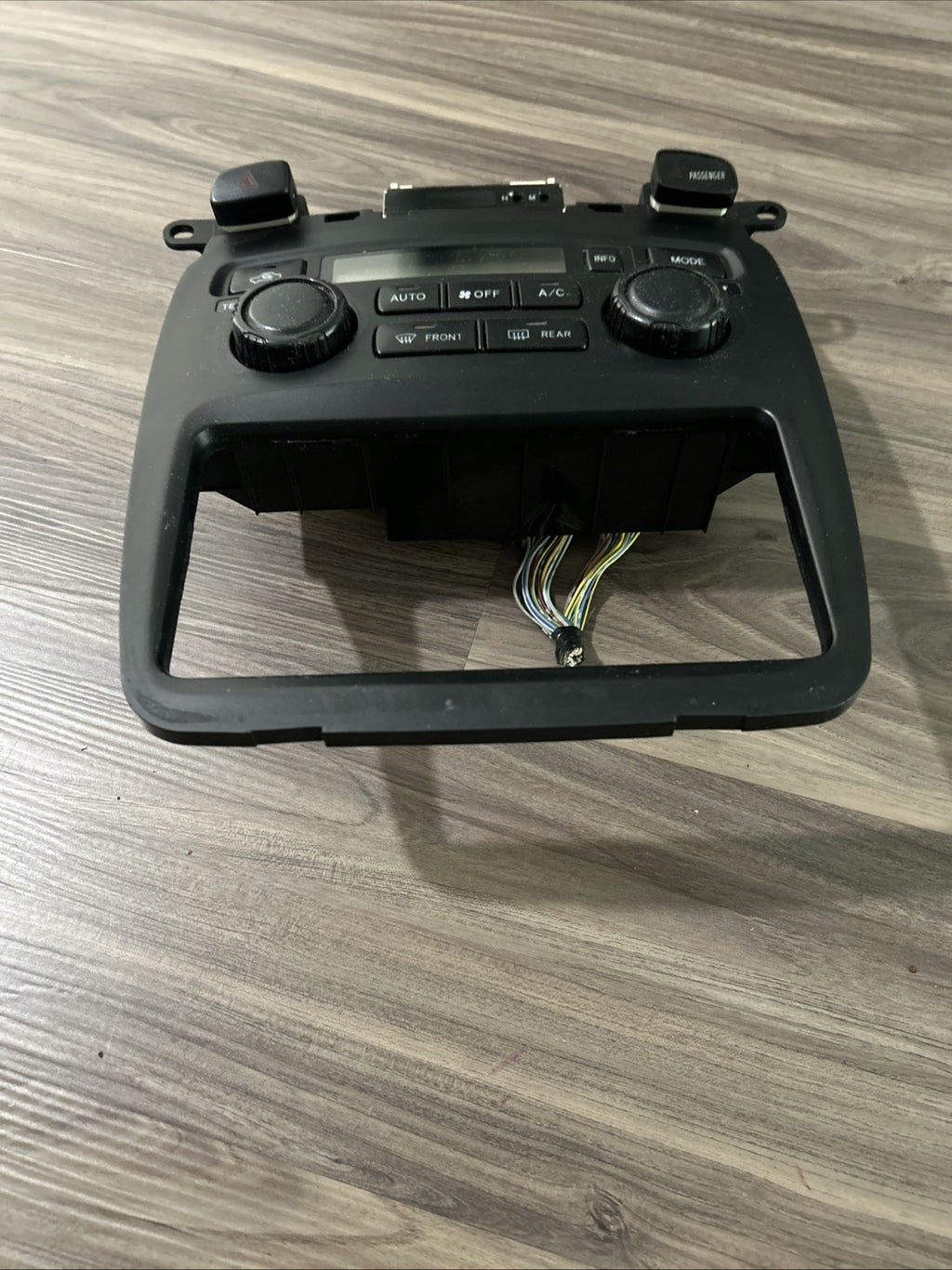 2001-2007  Toyota Highlander A/C Heater Climate Control 84010-48082 OEM J164