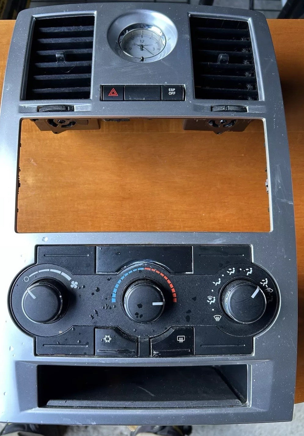 2008 2009 2010 Chrysler 300 Dash Heater A/C Climate Control Radio Panel H1696 DG