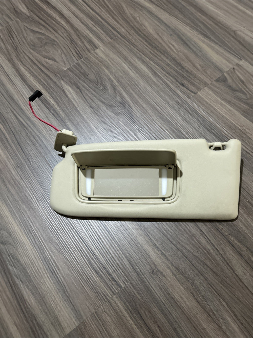 2010-2017 Volvo XC60 Left Driver Sunvisor with Homelink garage door opener beige