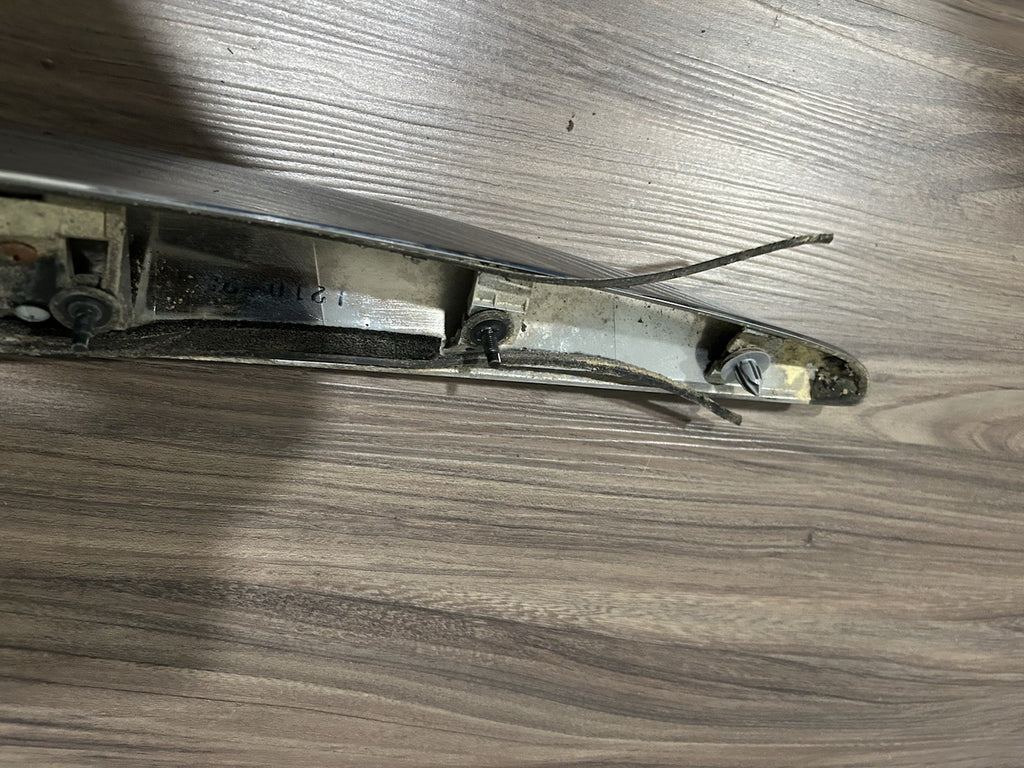 2013 Infiniti G37 X Sedan Trunk Chrome Spacer Spoiler 84810-JK600 With camera