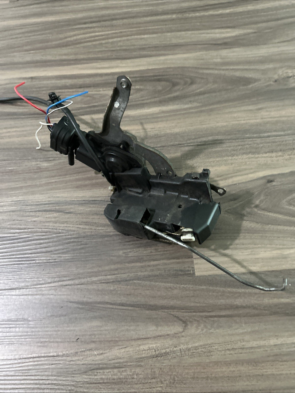 98 - 02 Toyota Corolla, Prizm Front Left Driver door Latch Lock Actuator / OEM