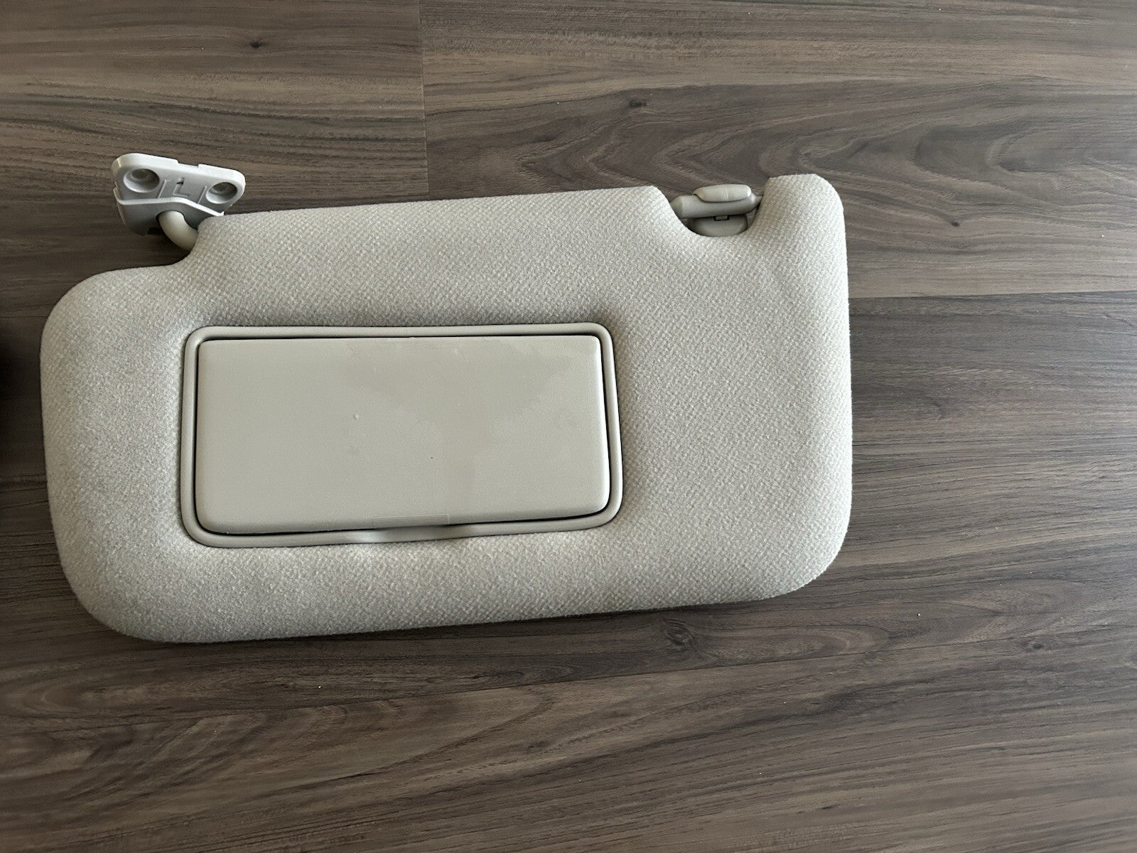 13-19 Nissan Sentra Sunvisors set OEM Gray Cloth Vanity Mirror pair sun visors