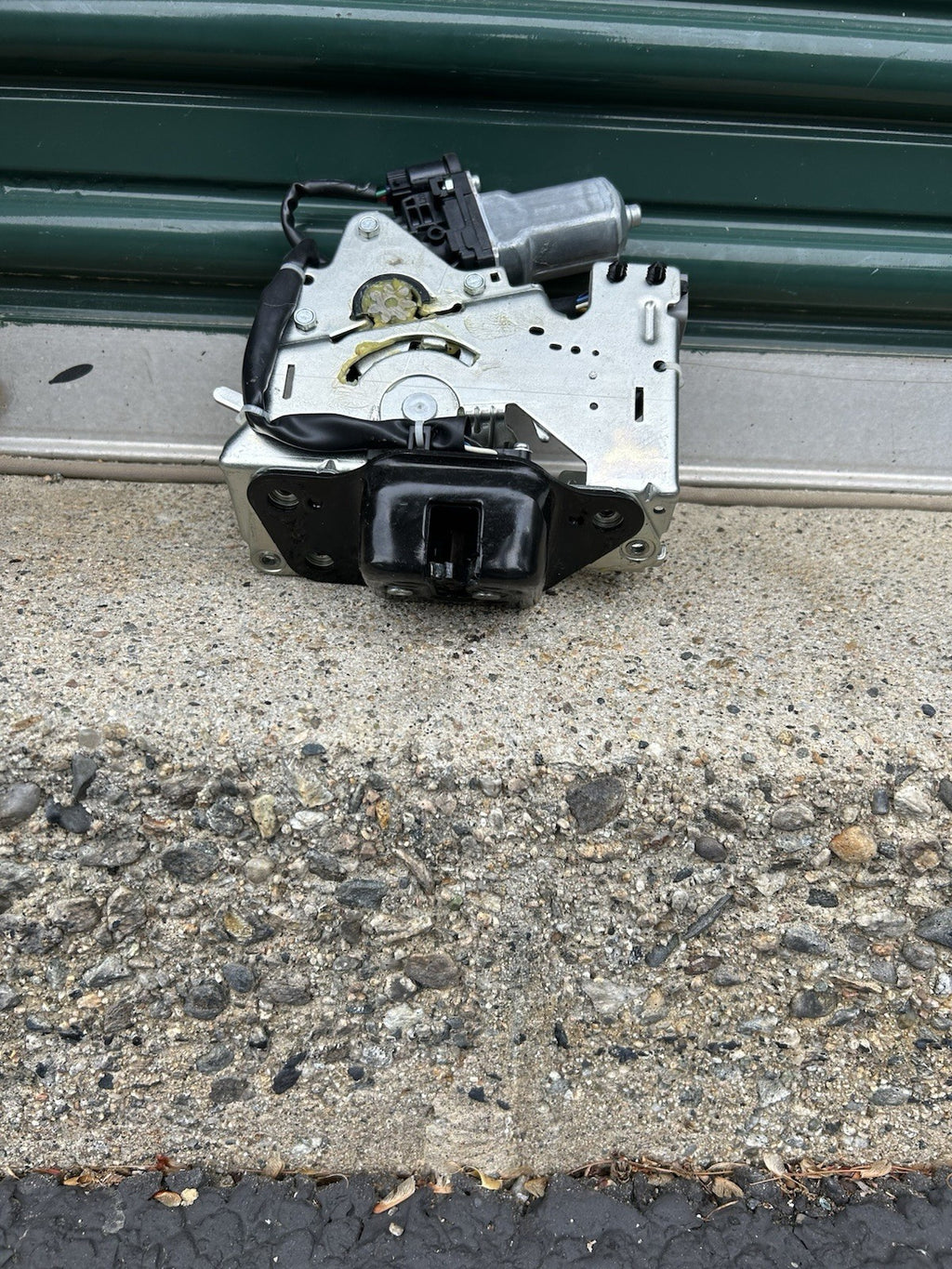 2011- 2021 JEEP GRAND CHEROKEE REAR POWER LIFTGATE LATCH LOCK ACTUATOR MOTOR OEM