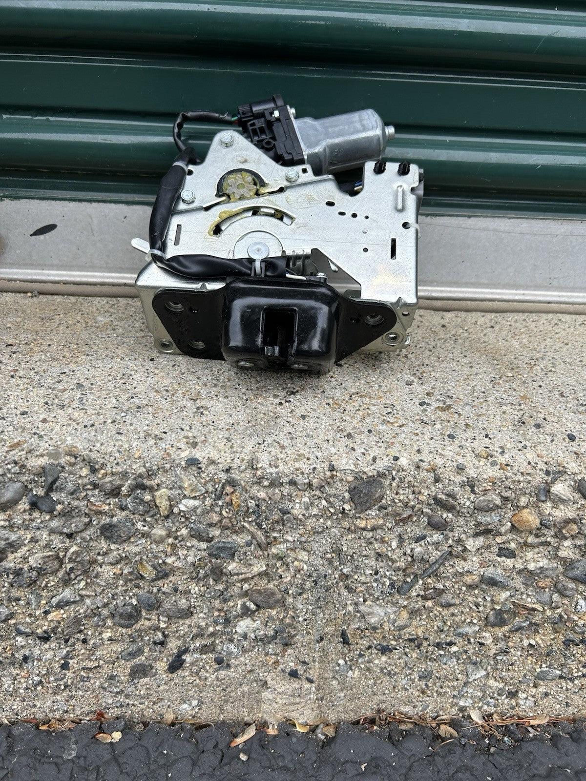 2011- 2021 JEEP GRAND CHEROKEE REAR POWER LIFTGATE LATCH LOCK ACTUATOR MOTOR OEM