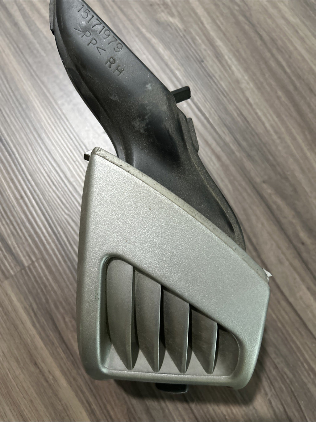 🔥2004-2012 Chevy Colorado GMC Canyon Dash Outer Air Vent RIGHT HAND silver