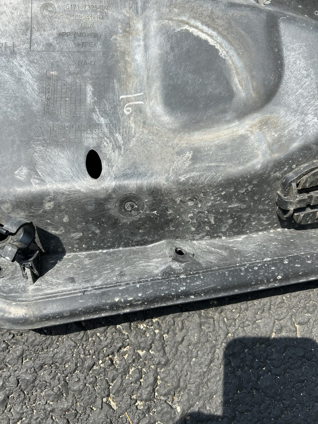 BMW F15 X5 F16 X6 FRONT RIGHT WHEEL HOUSING TRIM 7325402 OEM