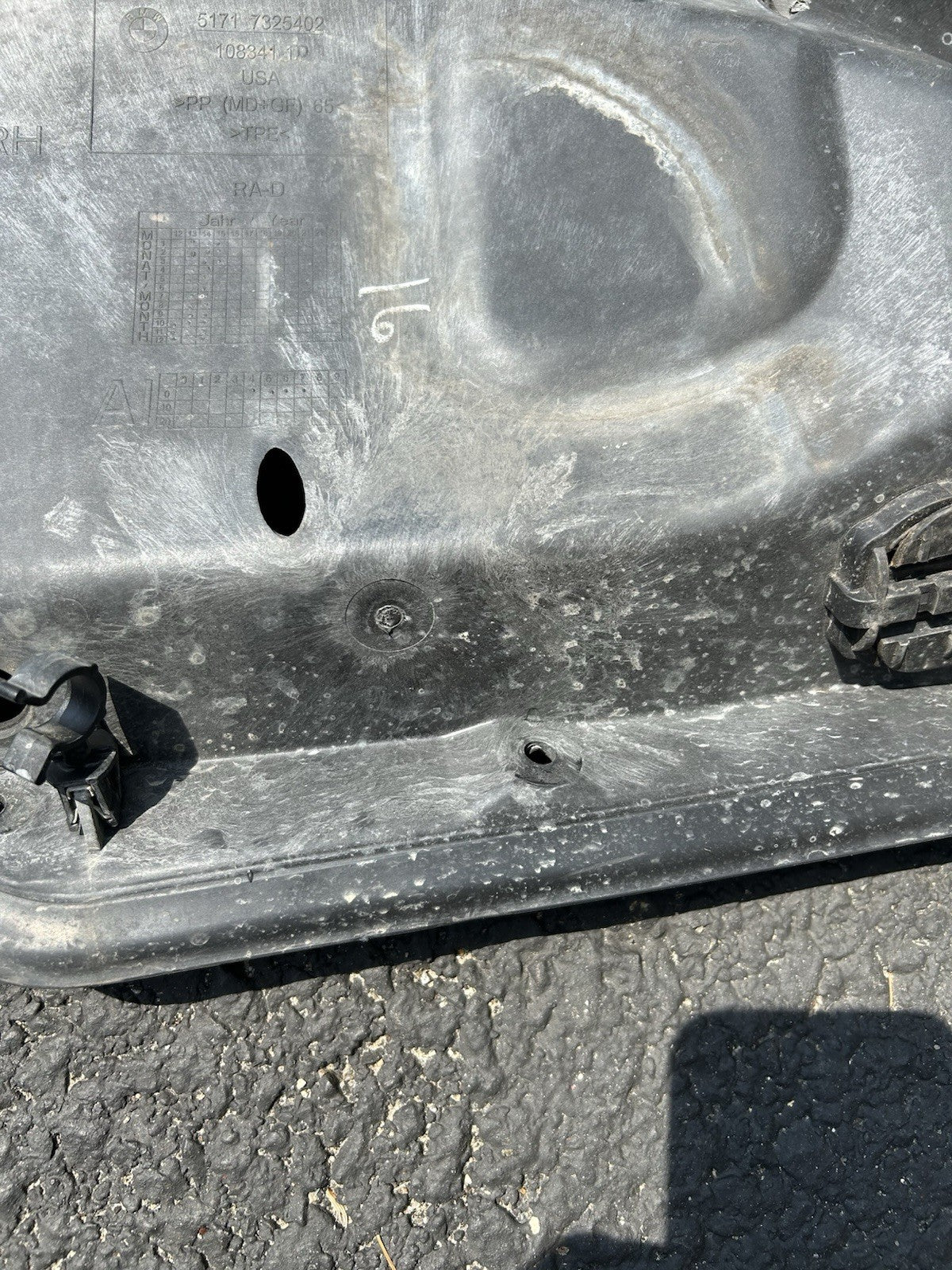 BMW F15 X5 F16 X6 FRONT RIGHT WHEEL HOUSING TRIM 7325402 OEM