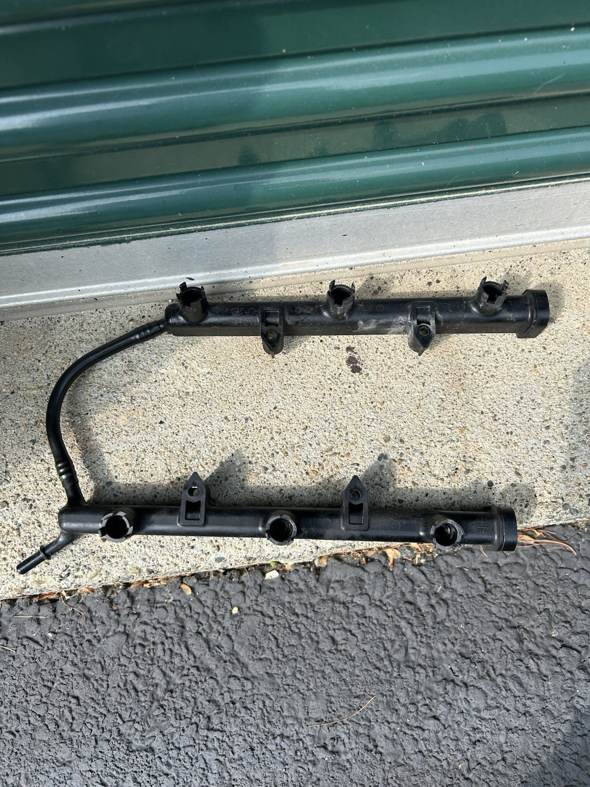 OEM Mopar Fuel Rail W/Injectors 2011-2023 Jeep Dodge Chrysler 3.6 04593923AB