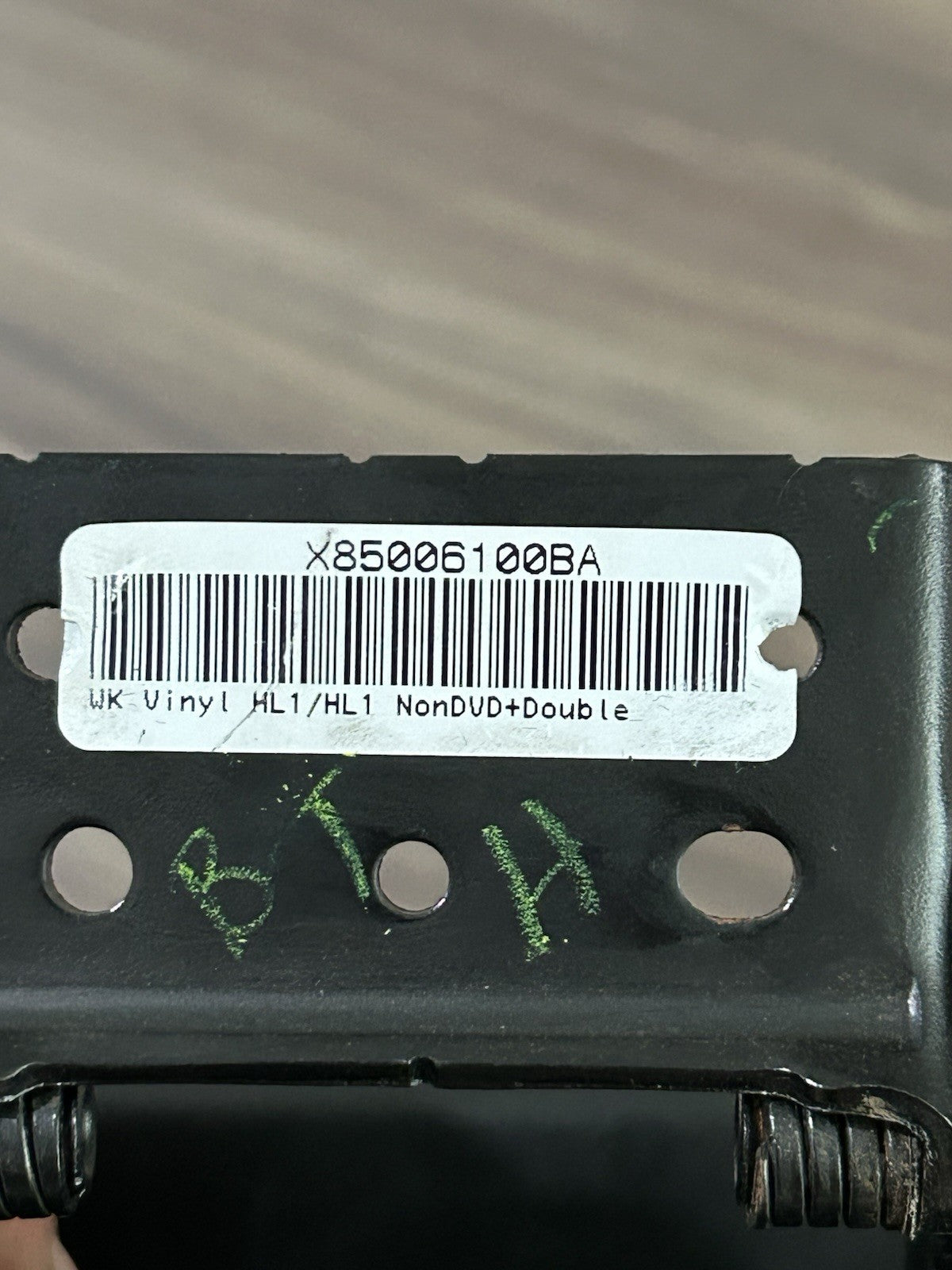 14-21 Grand Cherokee Beige LT Frost Leather Console Arm Rest Armrest Lid Pad OEM