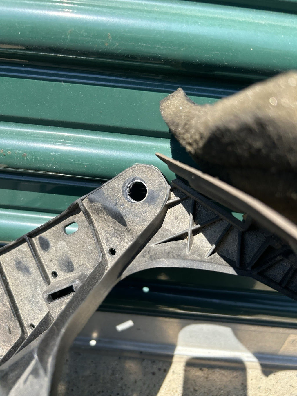 14-18 OEM BMW F15 F85 X5 F86 X6 Front Left Driver Fender Mount Support Bracket