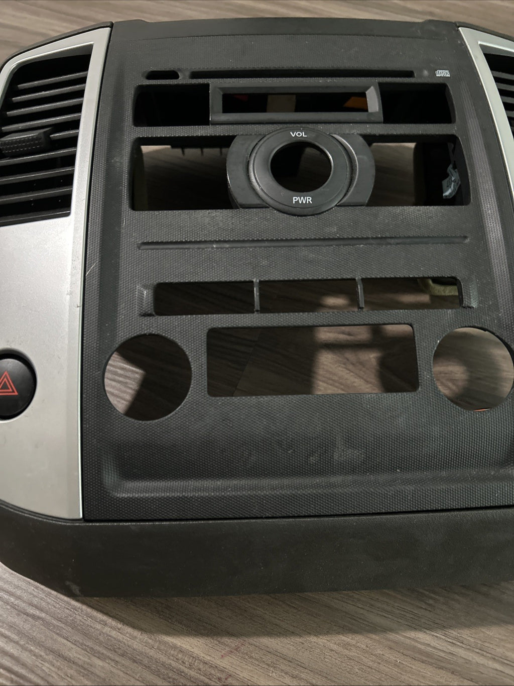 09-12 NISSAN XTERRA FRONTIER CENTER DASH RADIO VENT BEZEL TRIM OEM 68259 ZL01