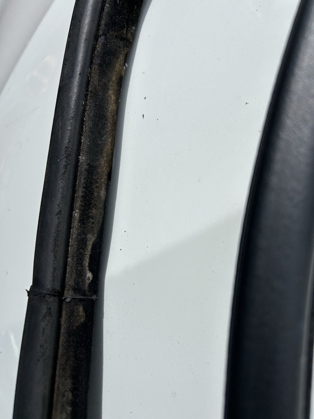 OEM BMW F15 X5 14-18 Left Rear LR Door Seal Gasket Weatherstrip 51727289689