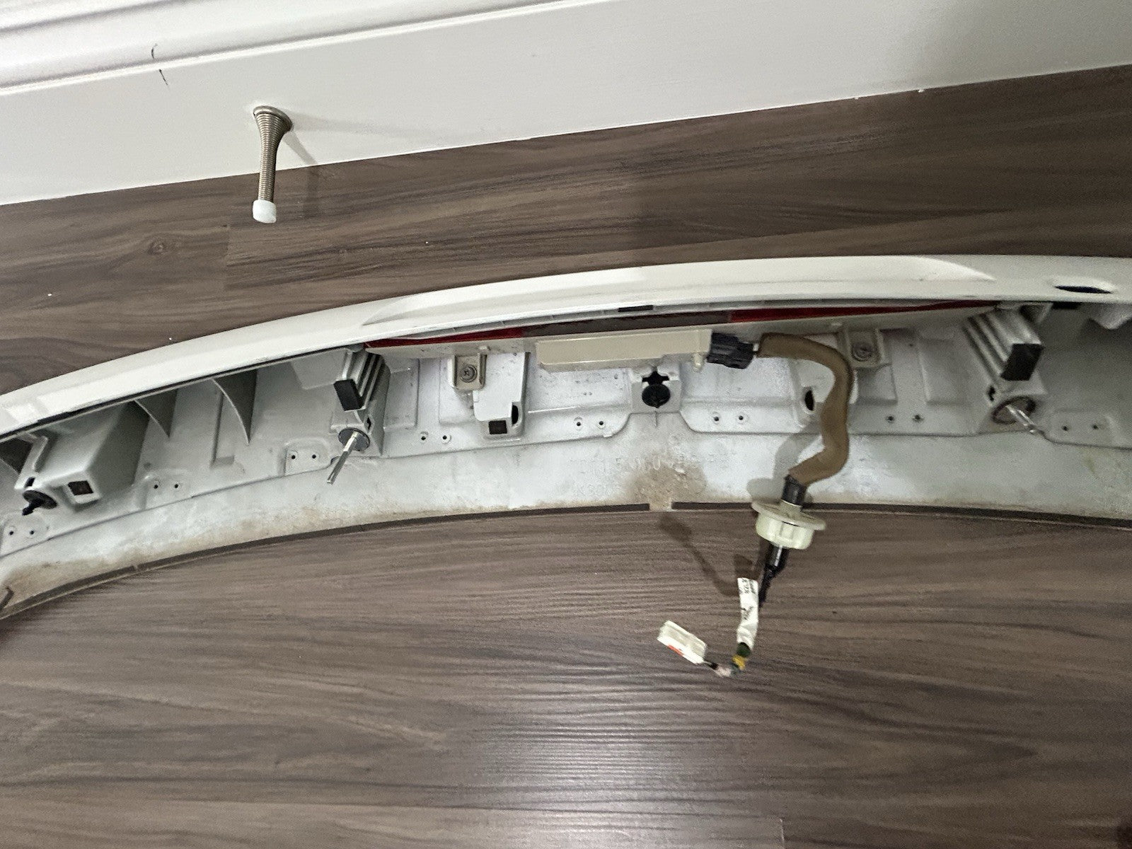 MAZDA CX-9 CX9 REAR LIFT GATE SPOILER THIRD BRAKE LIGHT  2007-2015 OEM White 34K