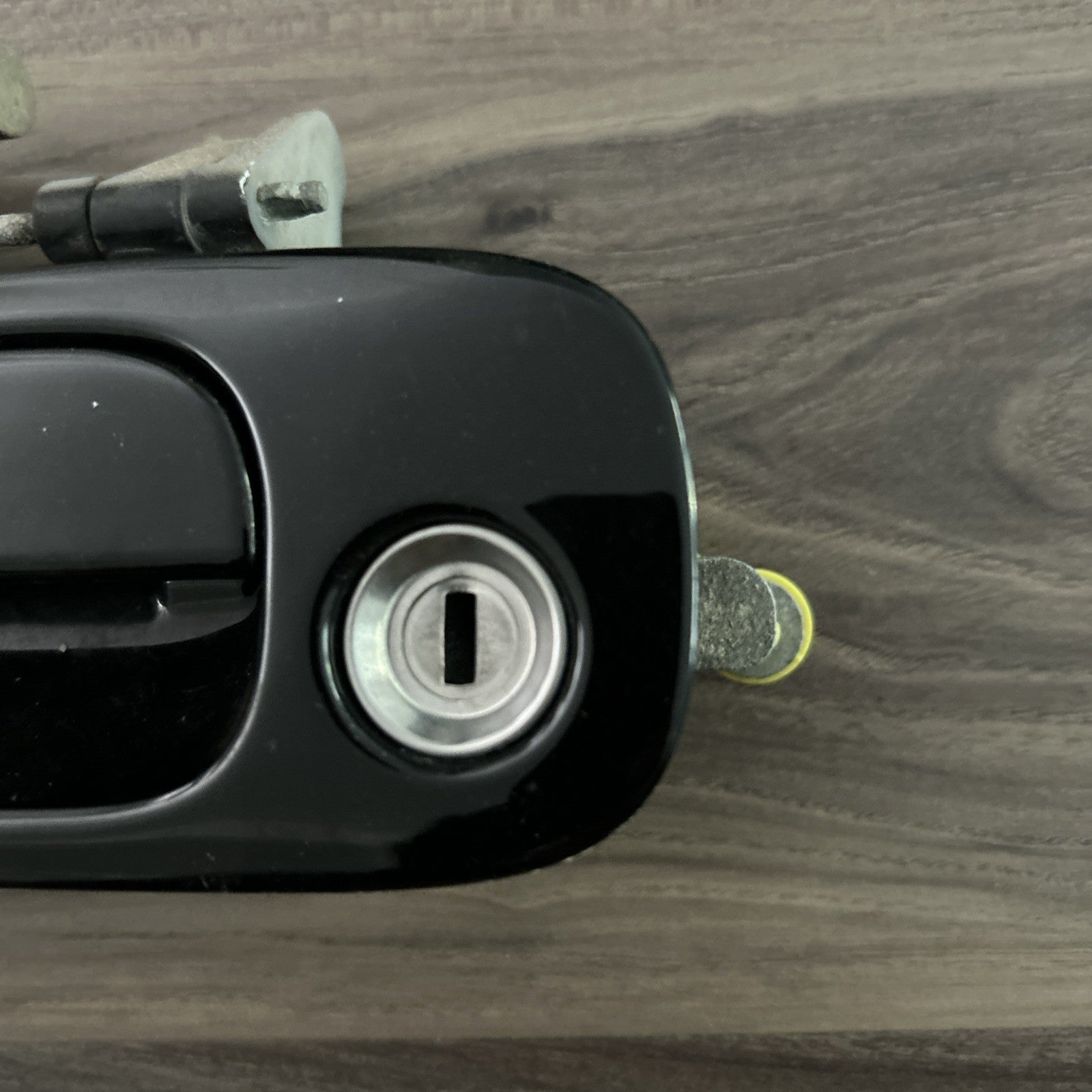 2000-2005 TOYOTA CELICA LEFT DRIVER SIDE OUTSIDE  DOOR HANDLE  OEM BLACK