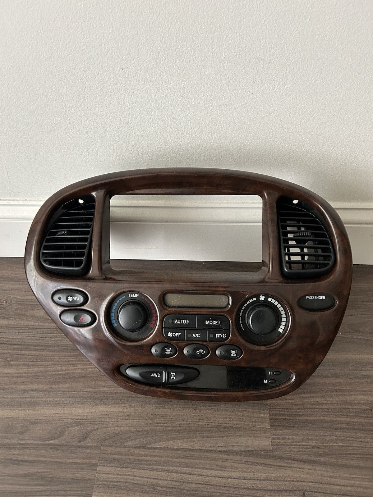 2001-2007 Toyota Sequoia 4x4 Heater Control Knob Switch Panel Radio Bezel OEM