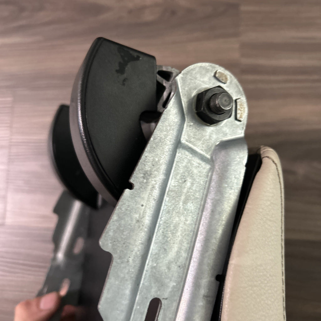 2011-2018 Volkswagen Touareg CENTER CONSOLE LID ARM REST DUAL MIDDLE OEM LEATHER