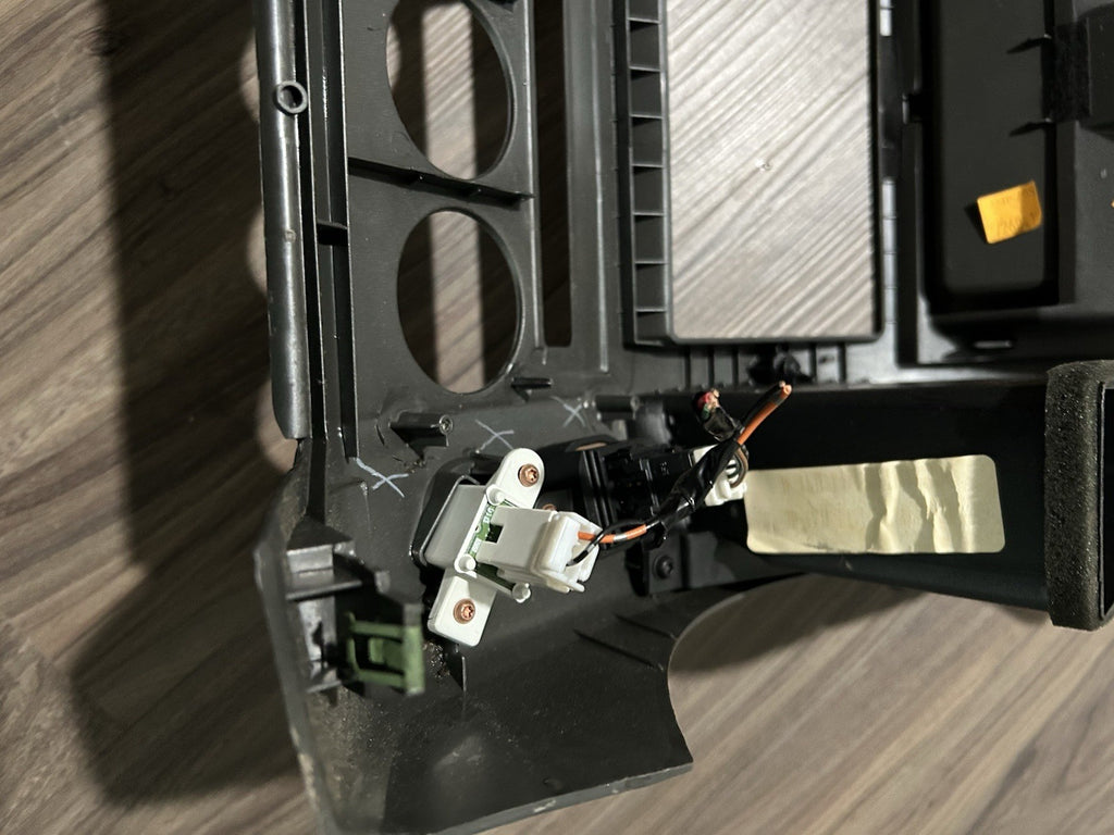 05 06 07 Nissan Pathfinder Radio Navigation Climate Control Console Bezel Trim