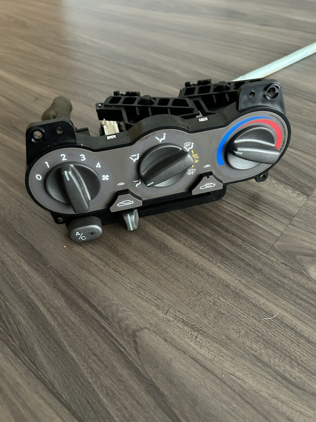 2000-2004 HYUNDAI ACCENT TEMPERATURE CLIMATE CONTROL Heater A/c Control OEM