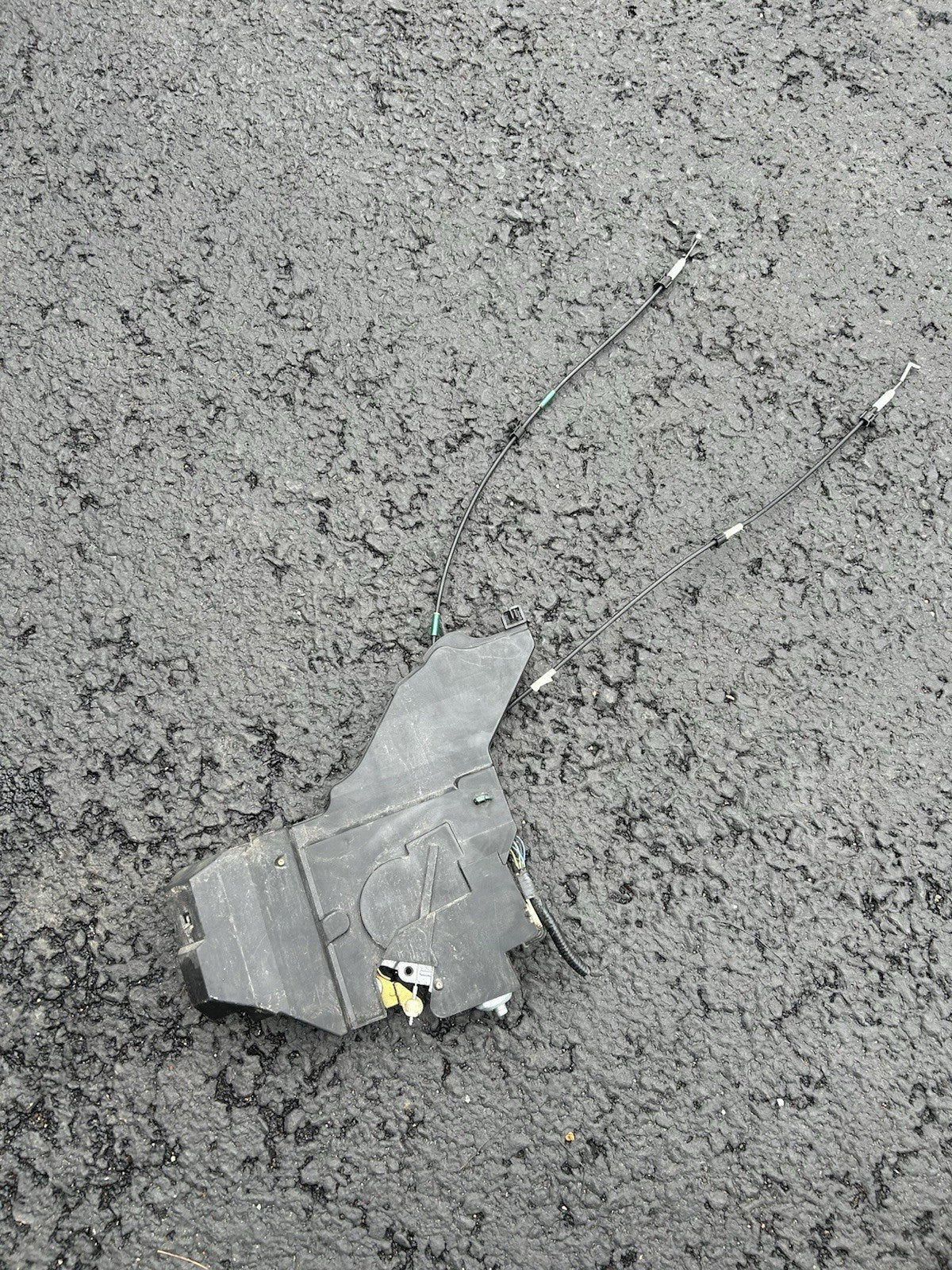 2005 - 2010 HONDA ODYSSEY Sliding Door Lock Latch Actuator Rear Right RH OEM