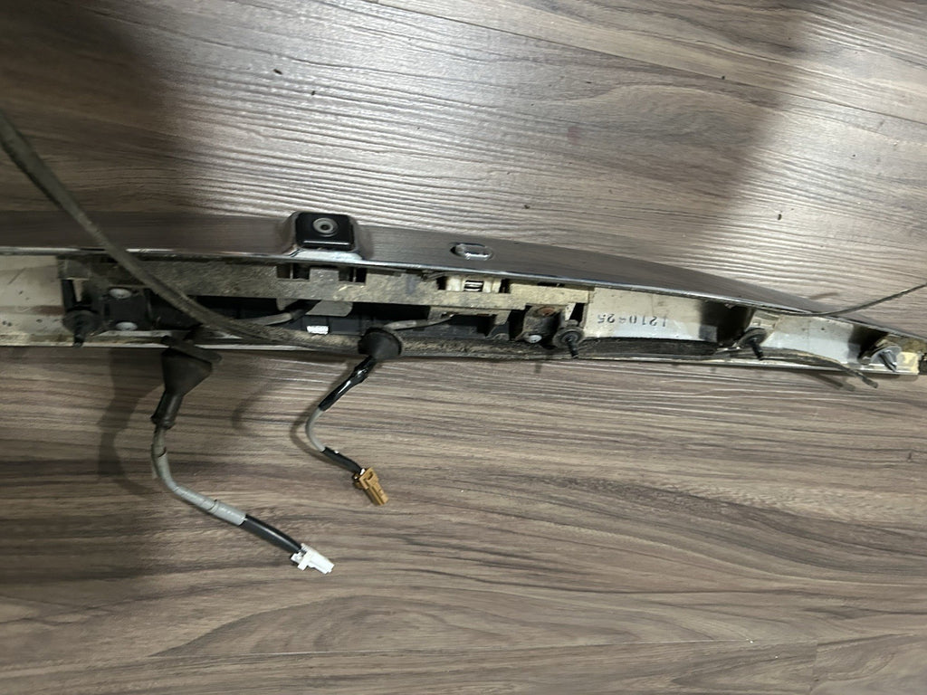 2013 Infiniti G37 X Sedan Trunk Chrome Spacer Spoiler 84810-JK600 With camera