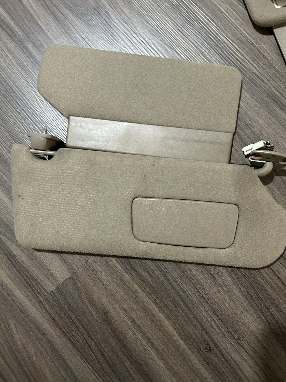 2000-2006 Toyota Tundra Sequoia DRIVER PASSENGER Left Right Sun Visor  OEM TAN