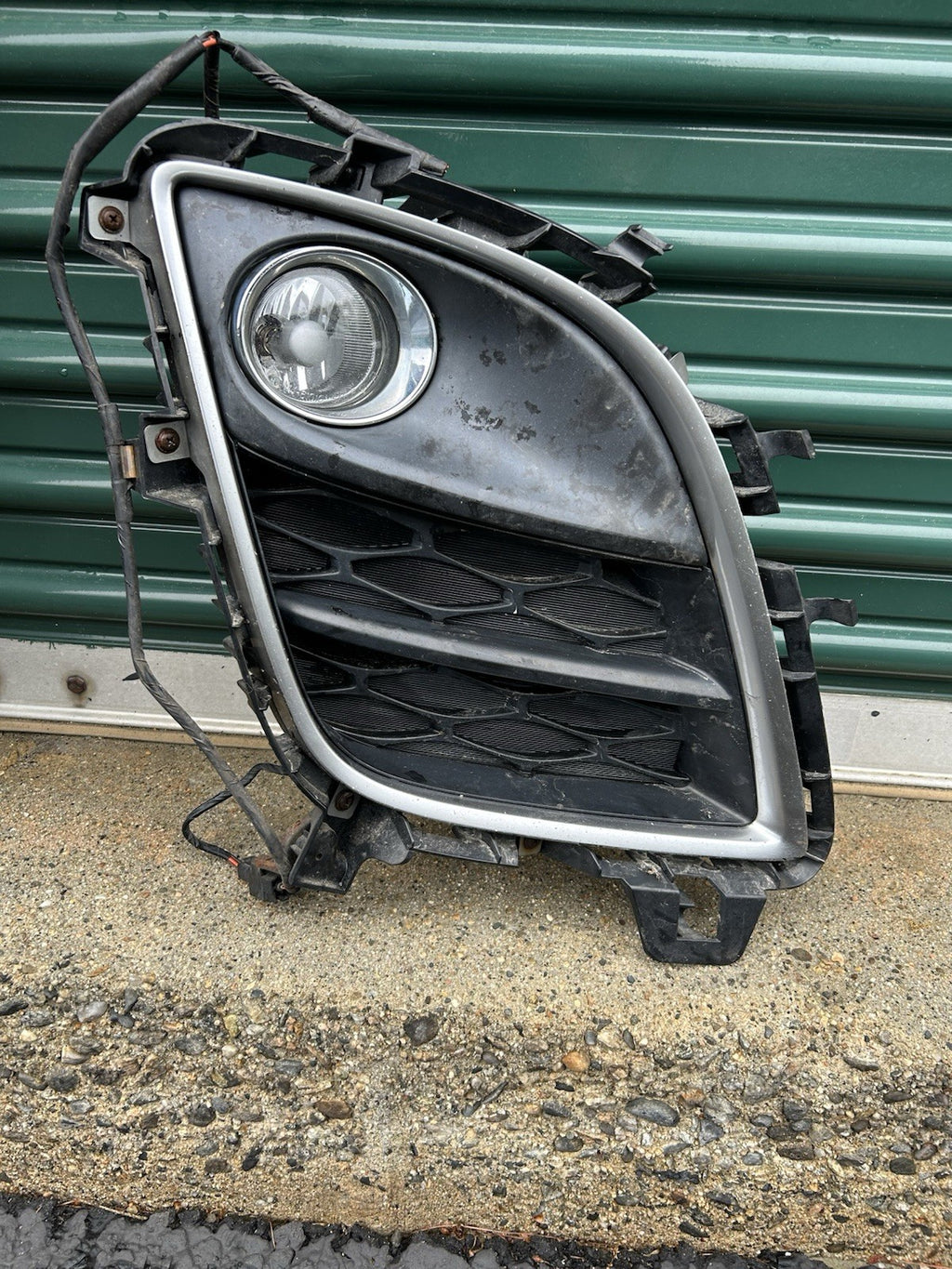 2010 2011 2012 Mazda CX-7 Bumper Grille Right Fog Light Insert  OEM J9424 DG