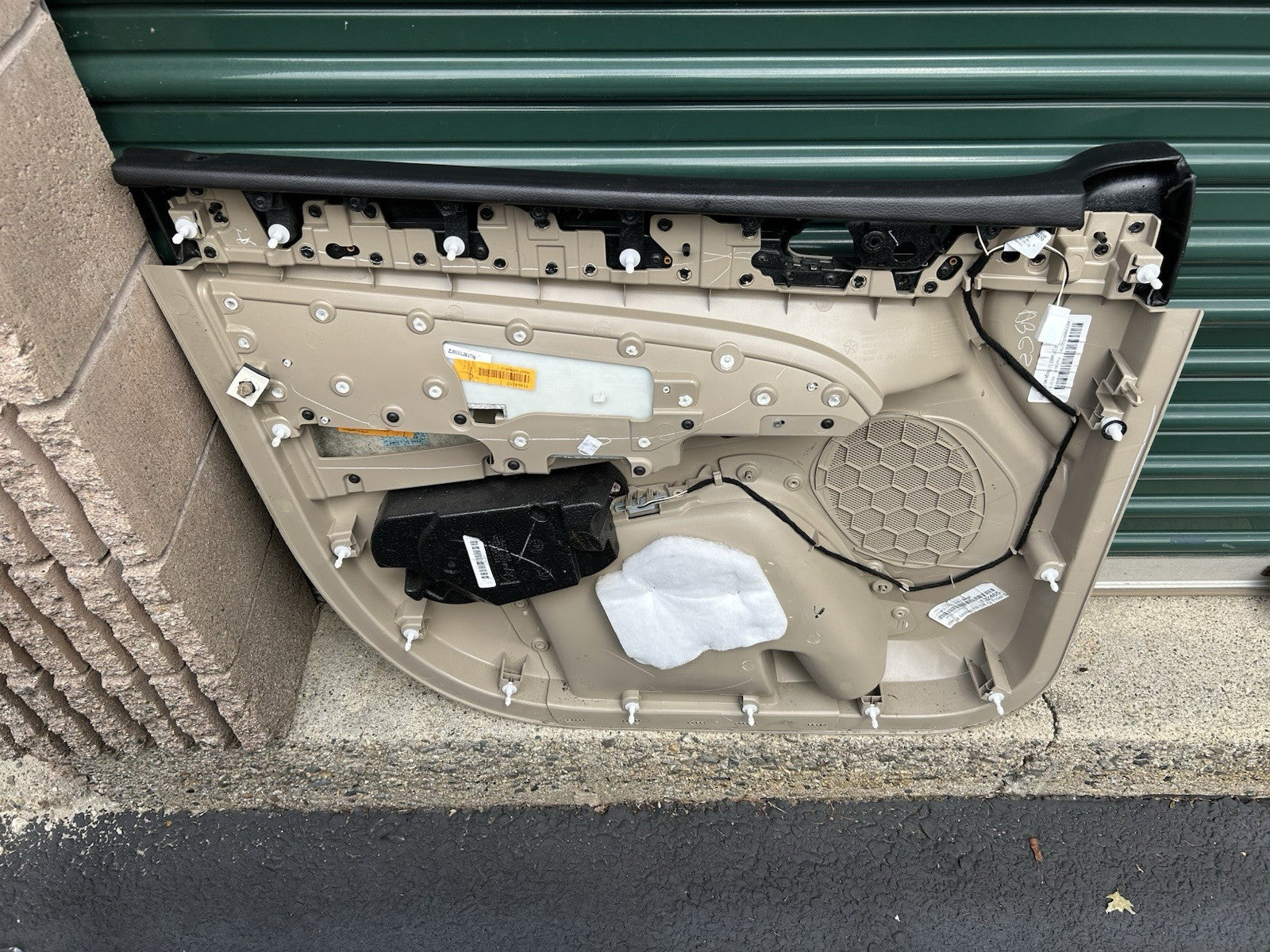 2015 JEEP GRAND CHEROKEE LIMITED FRONT RIGHT DOOR TRIM PANEL #007889