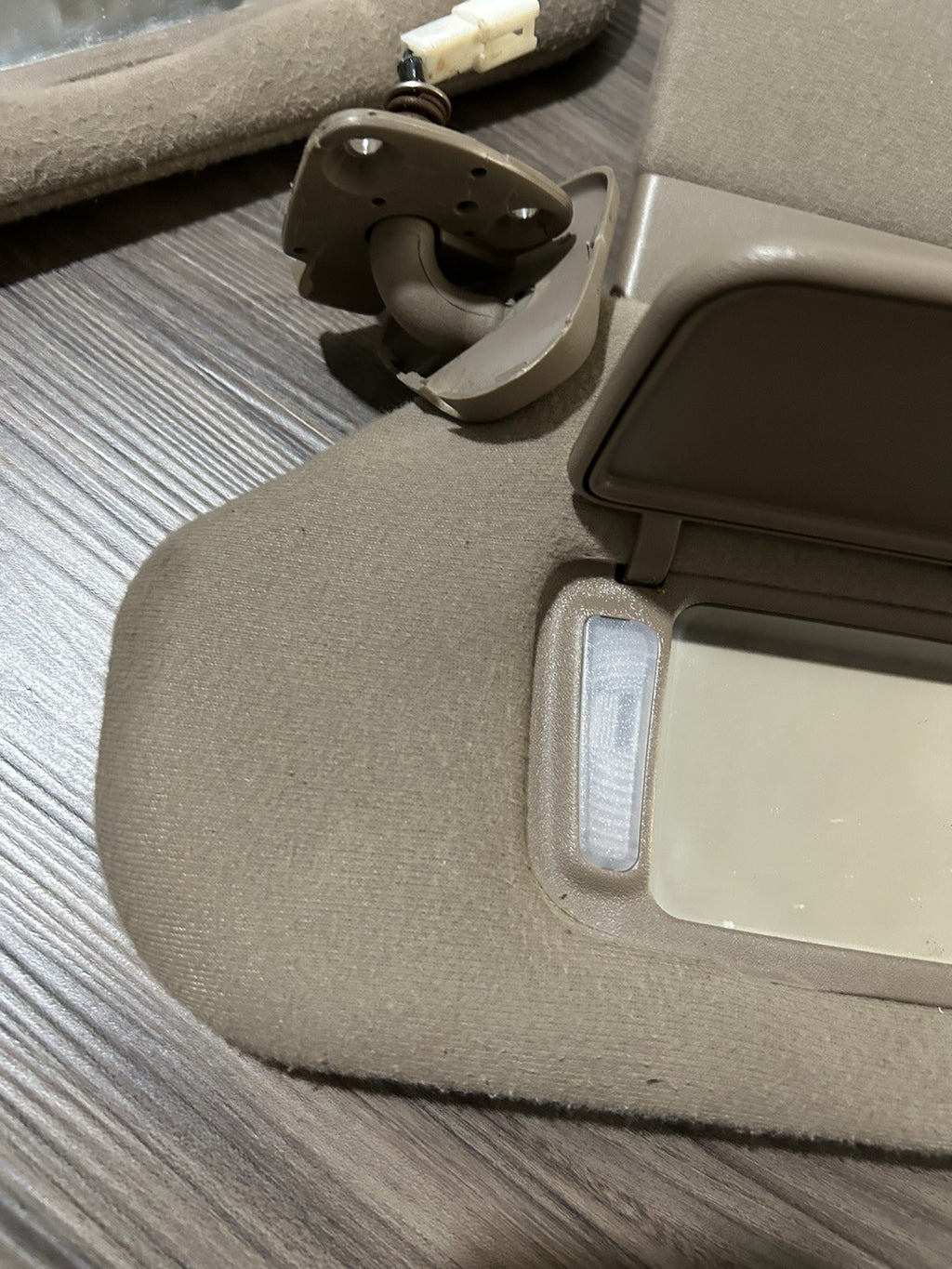 2000-2006 Toyota Tundra Sequoia DRIVER PASSENGER Left Right Sun Visor  OEM TAN