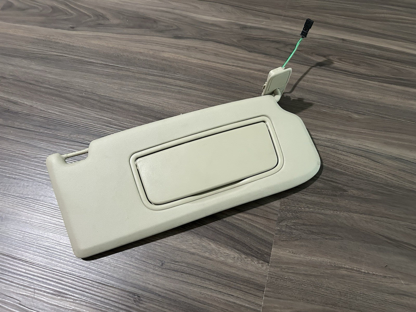 2010 2011 2012 VOLVO XC60 SUN VISOR RIGHT PASSENGER SIDE TAN 30653404 OEM 11-13