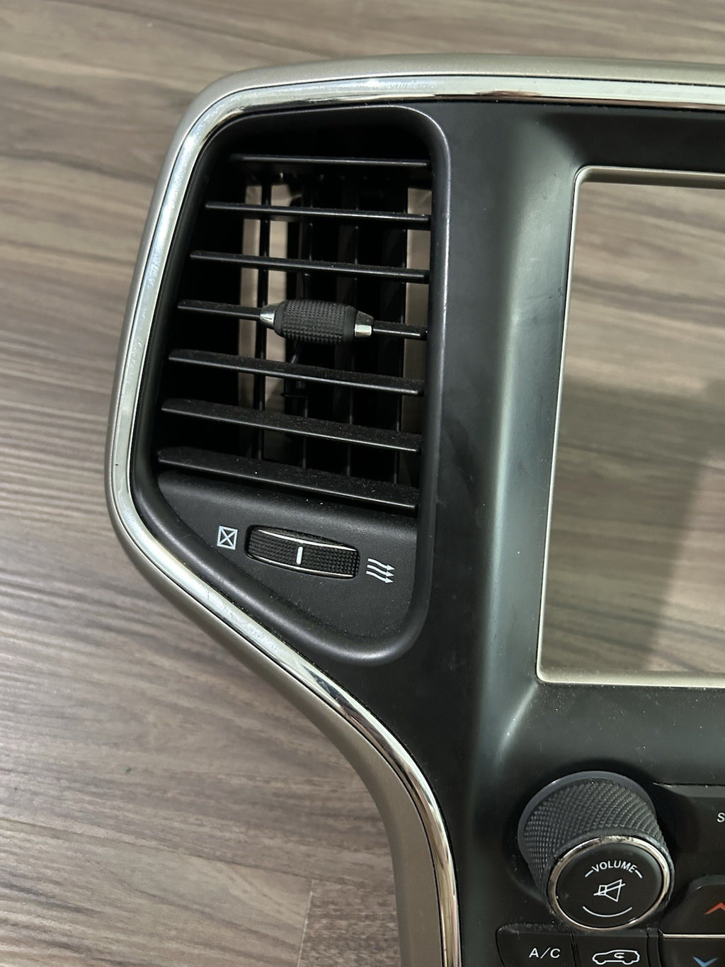 2014-2015 Jeep Grand Cherokee Temperature Control Unit Bezel P56054380AE