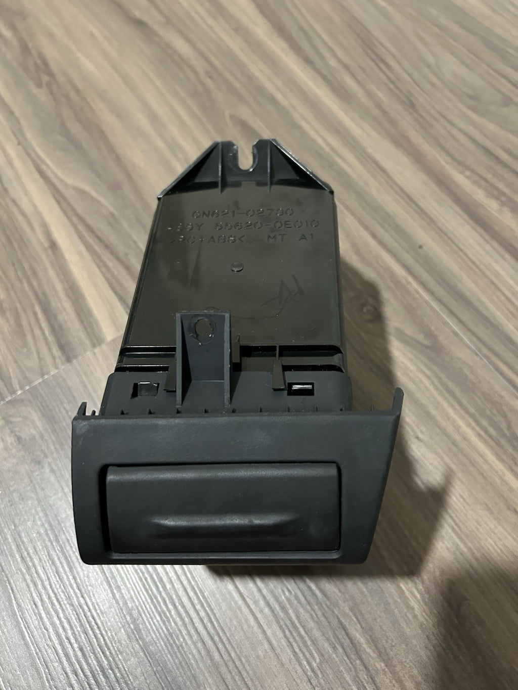 2004-2009 LEXUS RX330 RX350 Driver Side Cup Holder Left Dash Air Vent Black USED