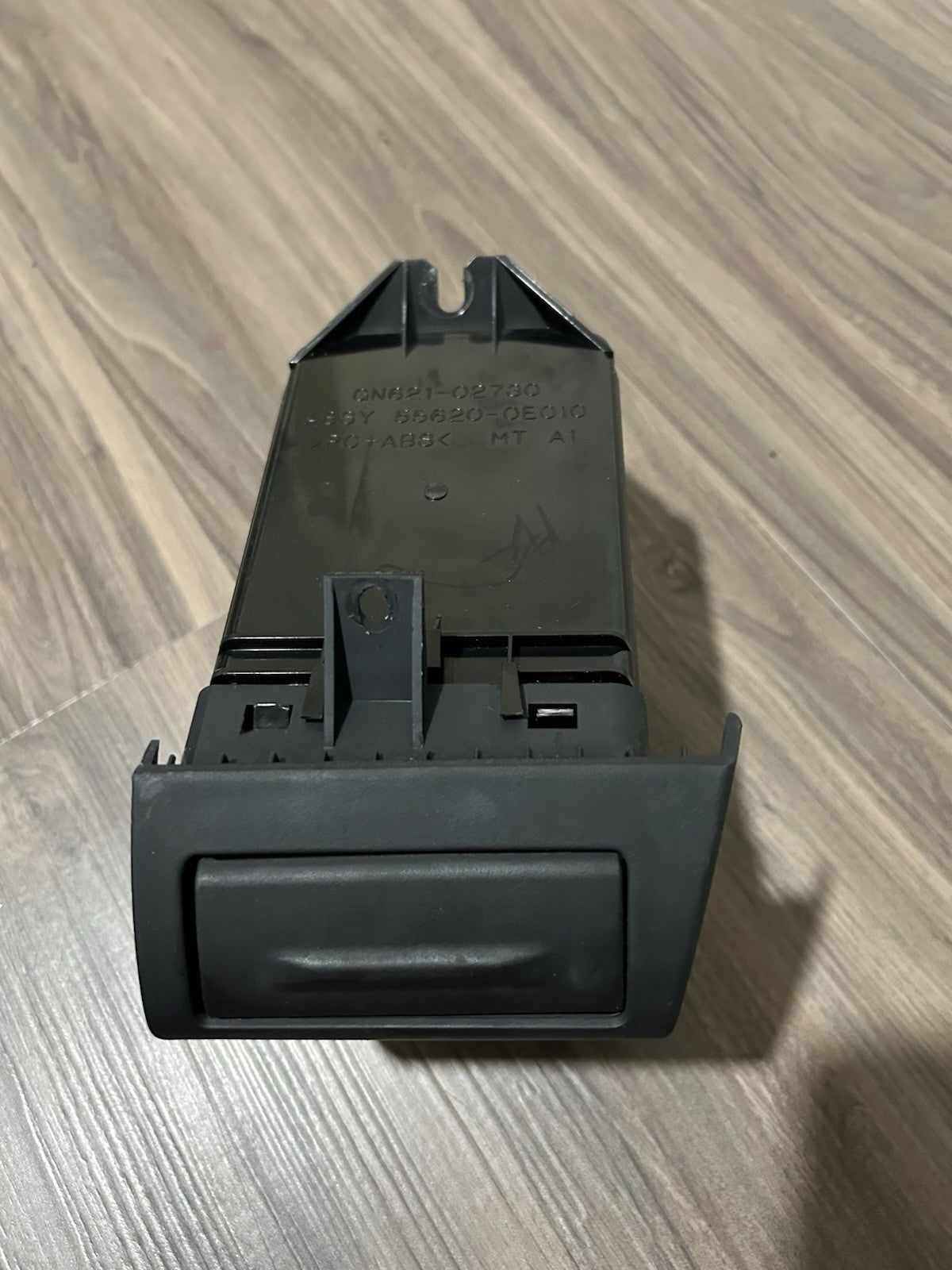 2004-2009 LEXUS RX330 RX350 Driver Side Cup Holder Left Dash Air Vent Black USED