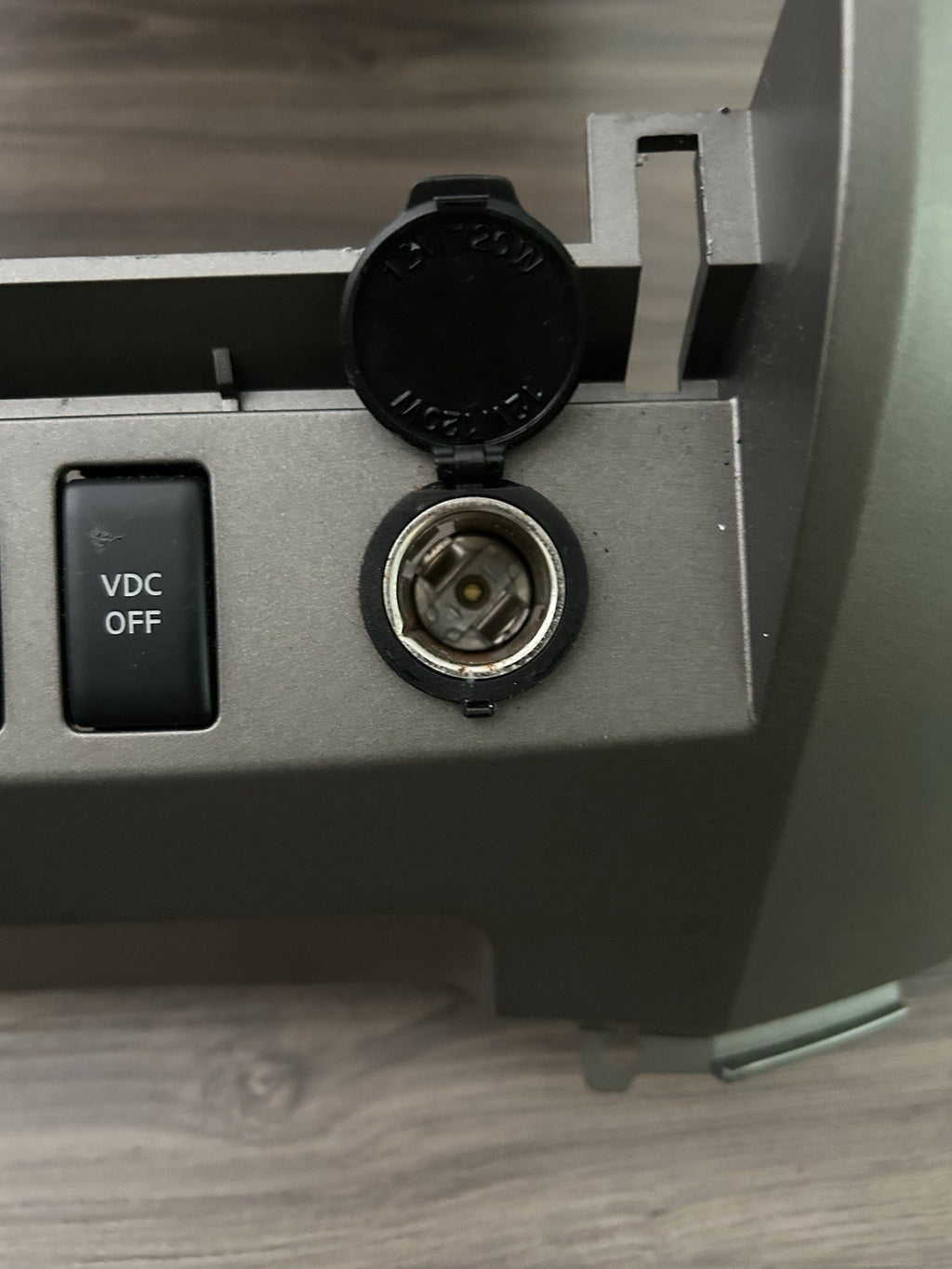 04-07 Nissan Titan Armada Center Dash Radio AC Climate Surround Bezel Trim Taupe