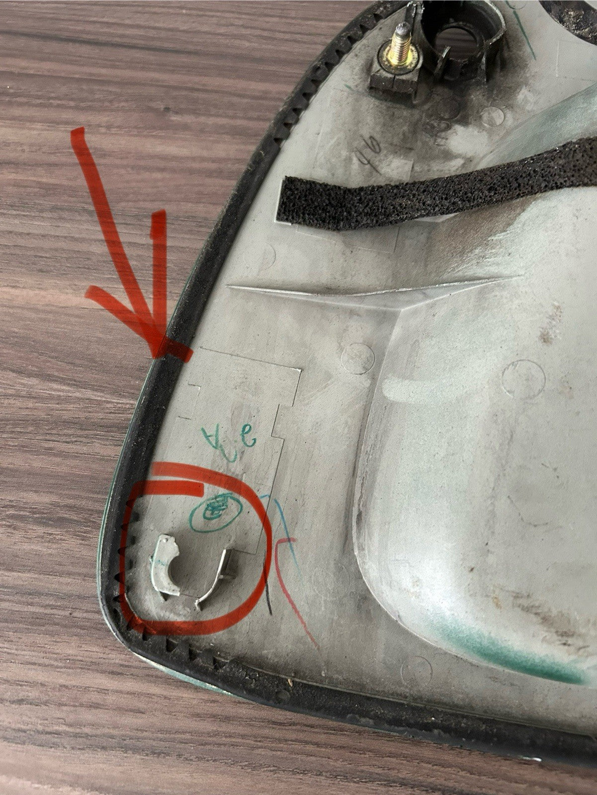 Toyota Sequoia 2001-2007 Rear lift Gate License palte holder latch garnish 6Q7