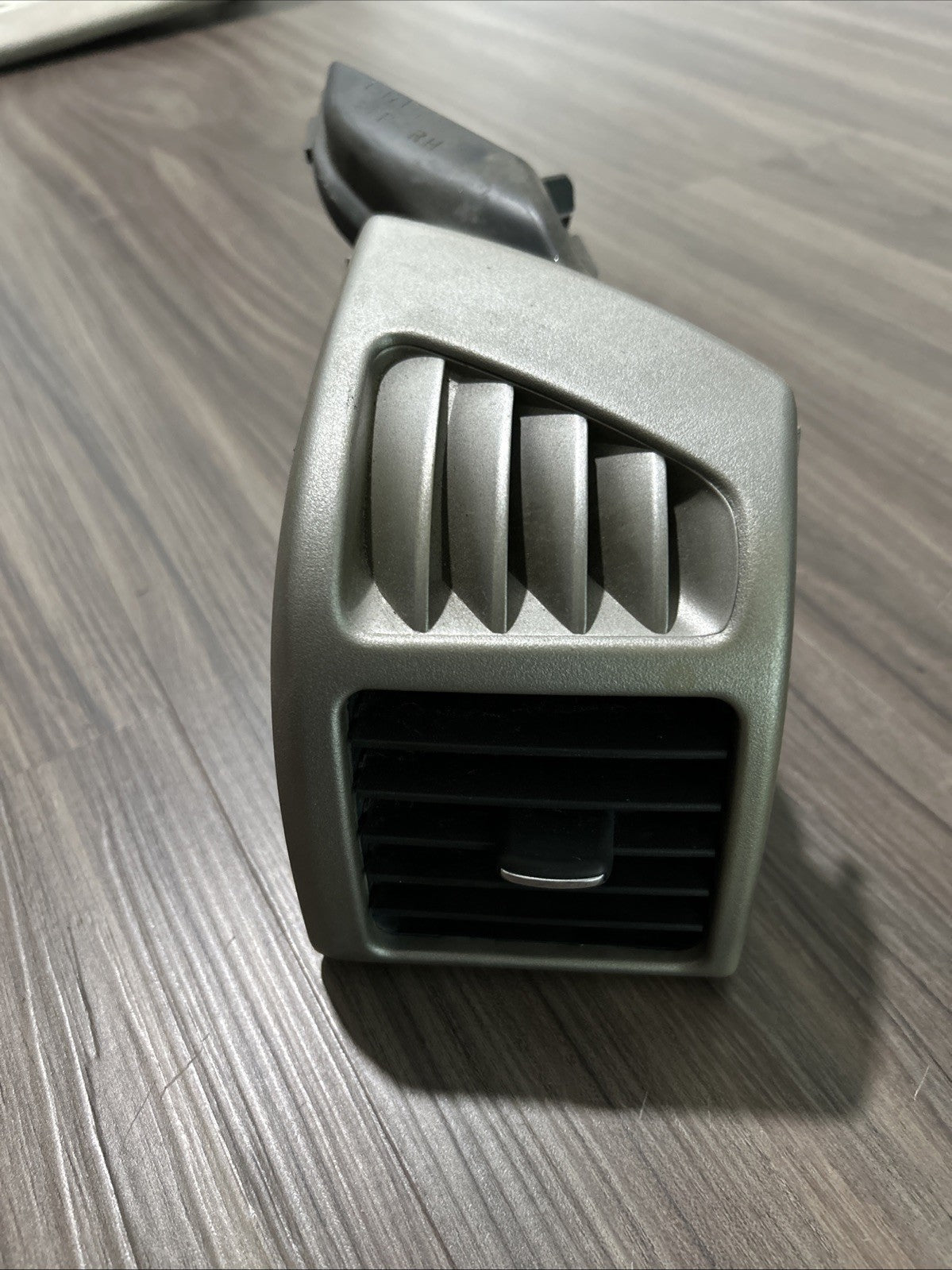 🔥2004-2012 Chevy Colorado GMC Canyon Dash Outer Air Vent RIGHT HAND silver