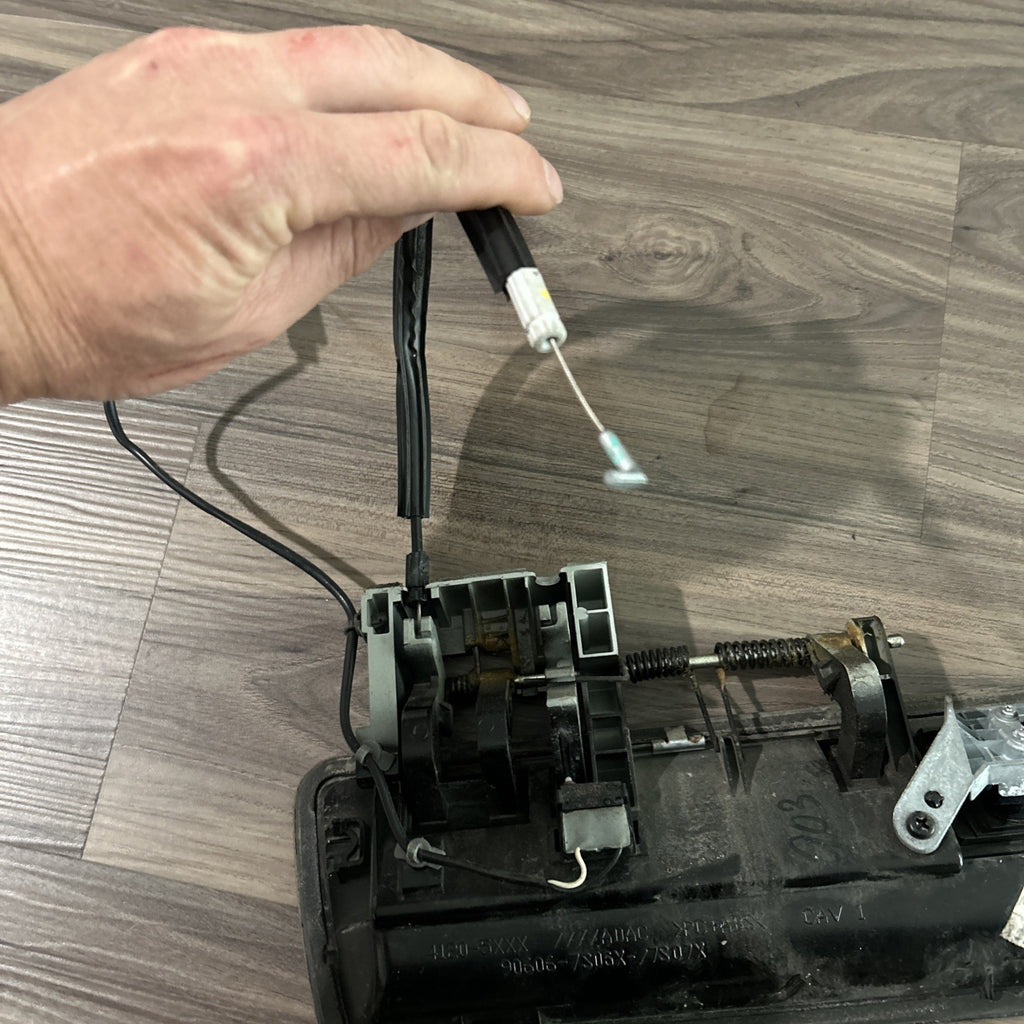 ✅⭐️ 04-2013 Nissan Armada Rear Trunk Tailgate Handle Switch Black w/ Camera OEM