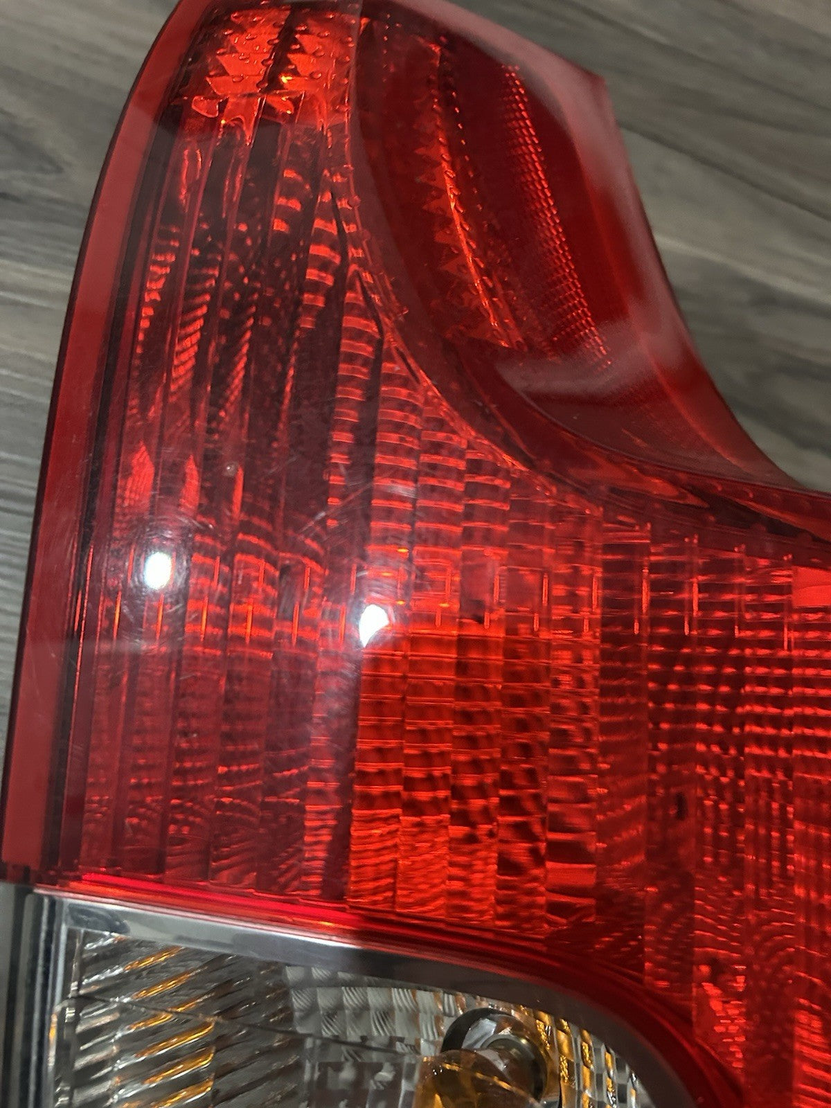 2007-2014 Volvo XC90 PASSENGER TAILLIGHT TAIL LIGHT LAMP RIGHT OEM XC 90 BULB