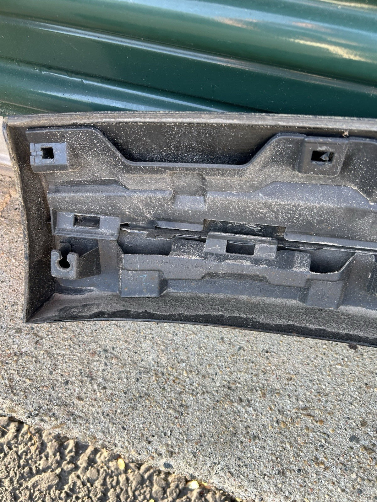 2004-2009 Lexus GX470 Right Passenger rear Fender Flare Moulding  Black 202