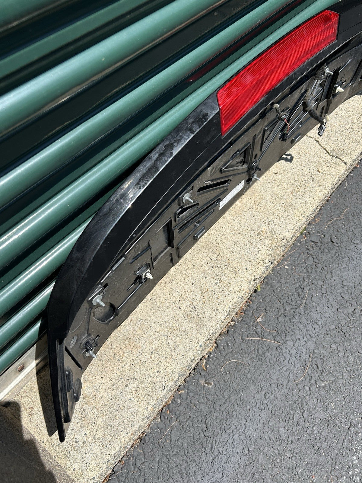 2014–2018 BMW X5 F15 Tailgate Spoiler w/ 3rd Brake Light OEM – Black 475M