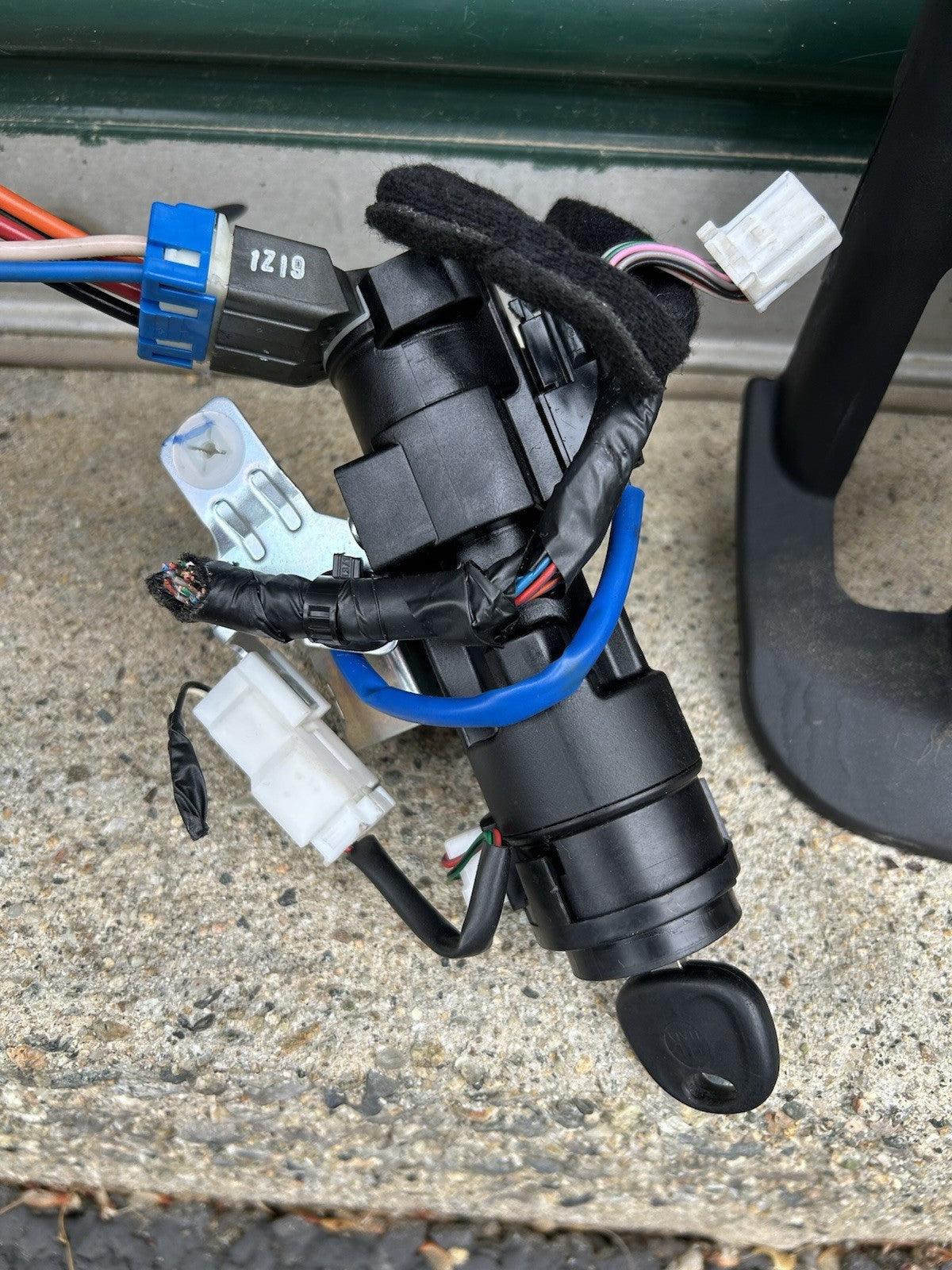 12 - 17 Hyundai Veloster Ignition Switch, Key, Cover OEM