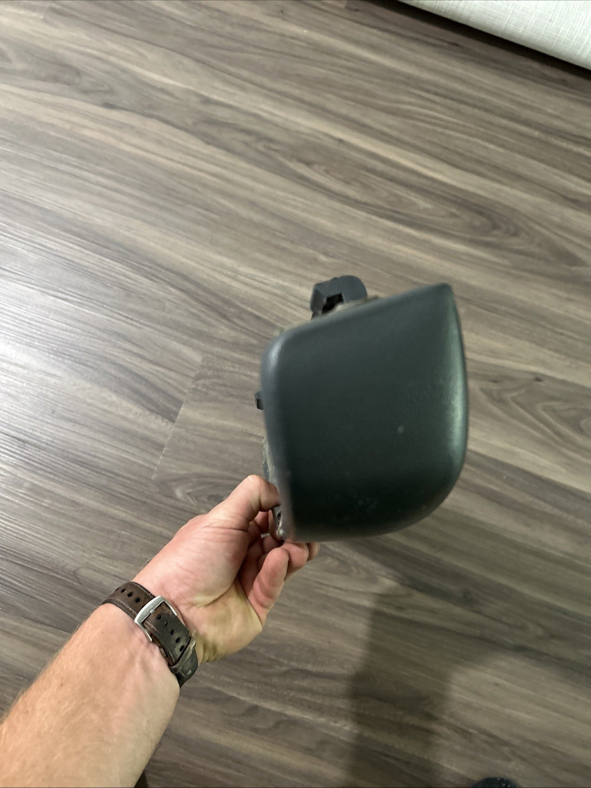 TAHOE SILVERADO ESCALADE YUKON SIERRA DRIVER LH DOOR ARMREST 1999-2002 *GRAPHITE