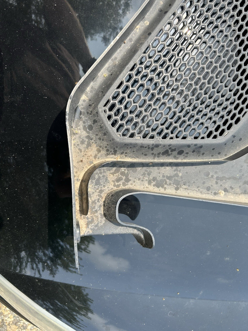 2014-2018 BMW X5 35IX F15 - Left Slotted Firewall / COWL Cover 9245593