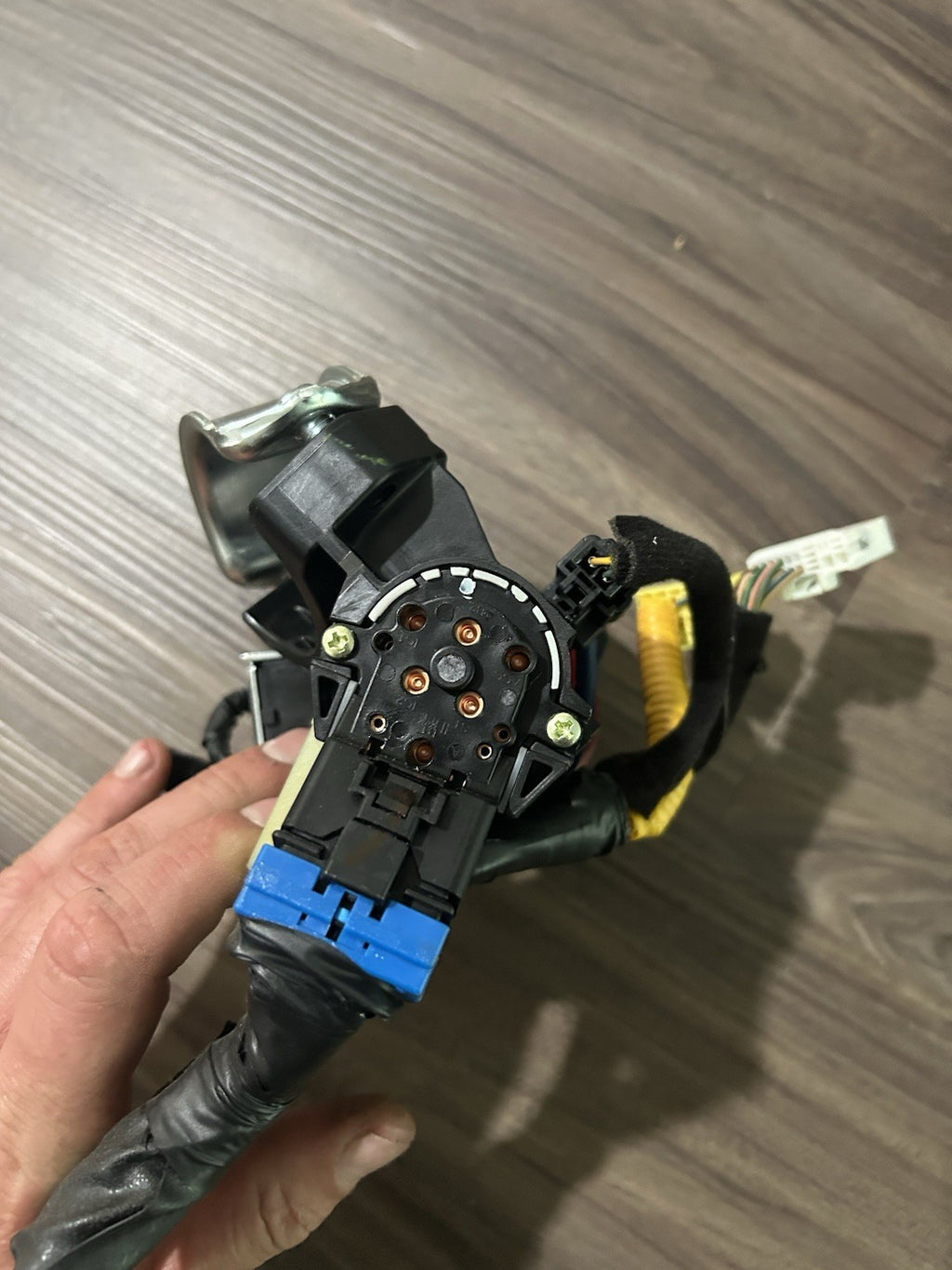 17-20 HYUNDAI ELANTRA IGNITION SWITCH  SHROUD OEM